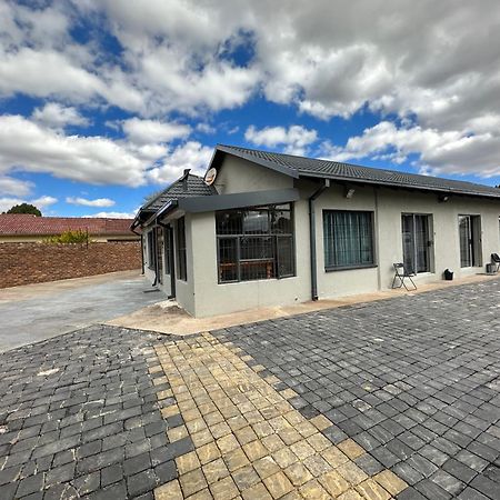 Favour Guest House Polokwane Exterior photo