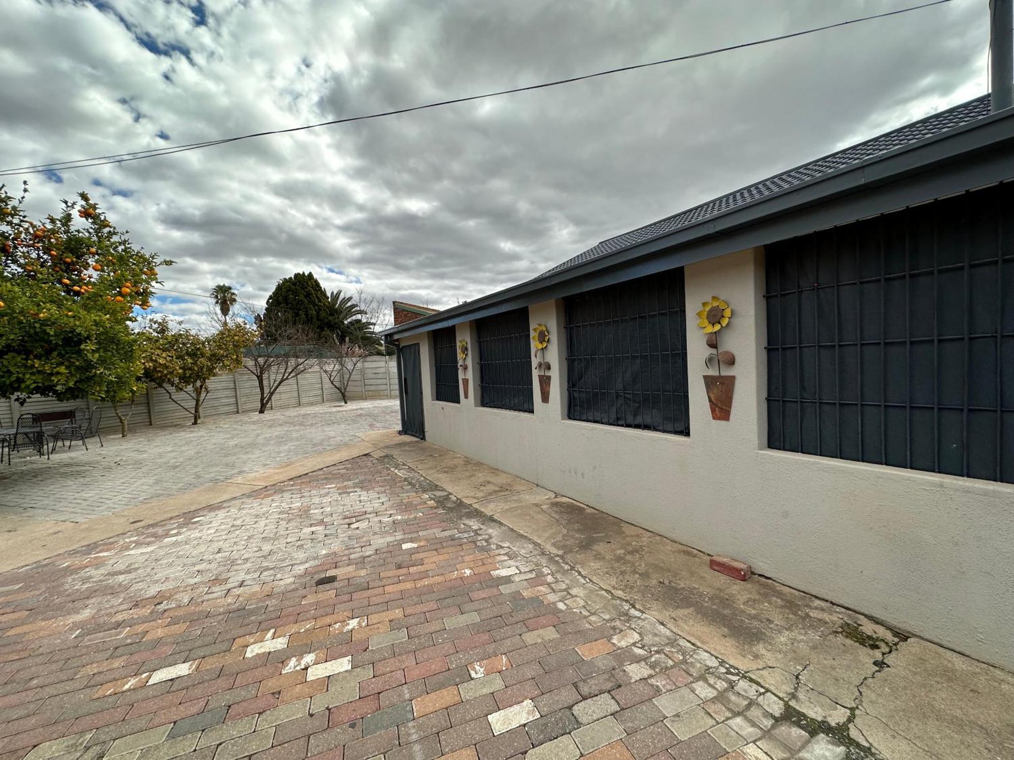 Favour Guest House Polokwane Exterior photo